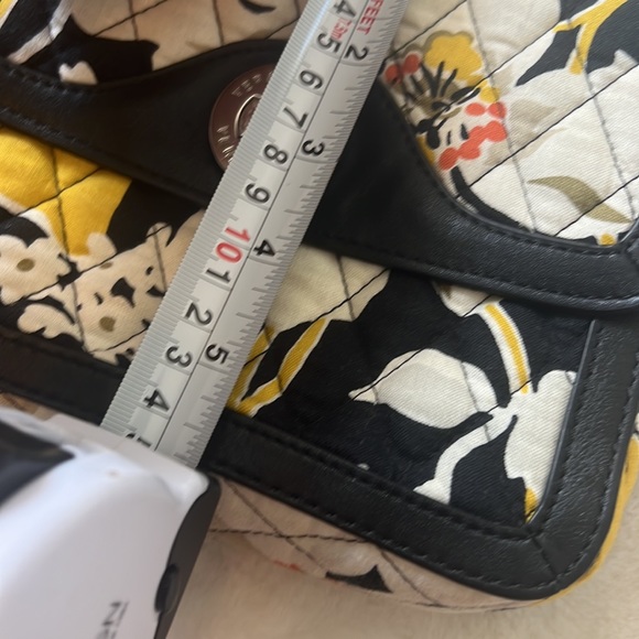 Vera Bradley floral Crossbody - Picture 7 of 7